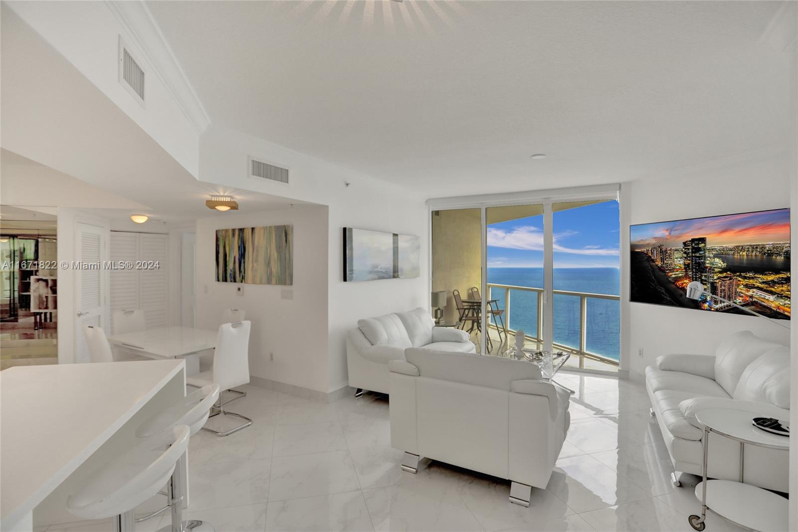 LA PERLA CONDO - Residential Lease