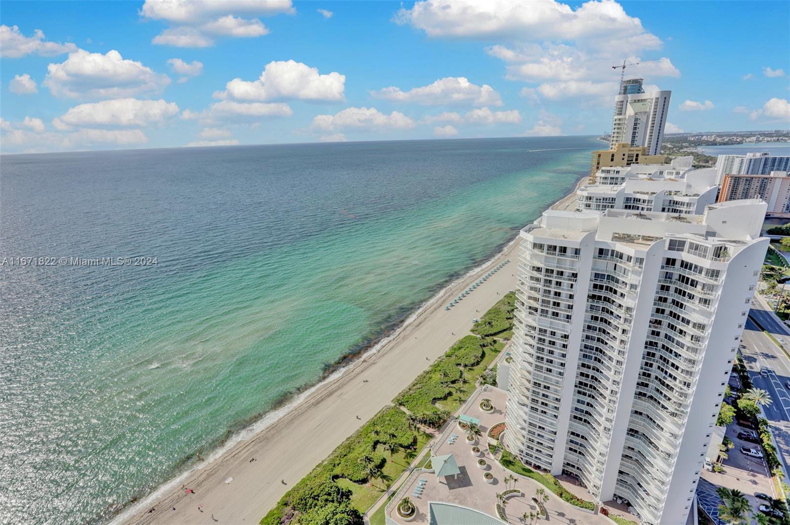 LA PERLA CONDO - Residential Lease