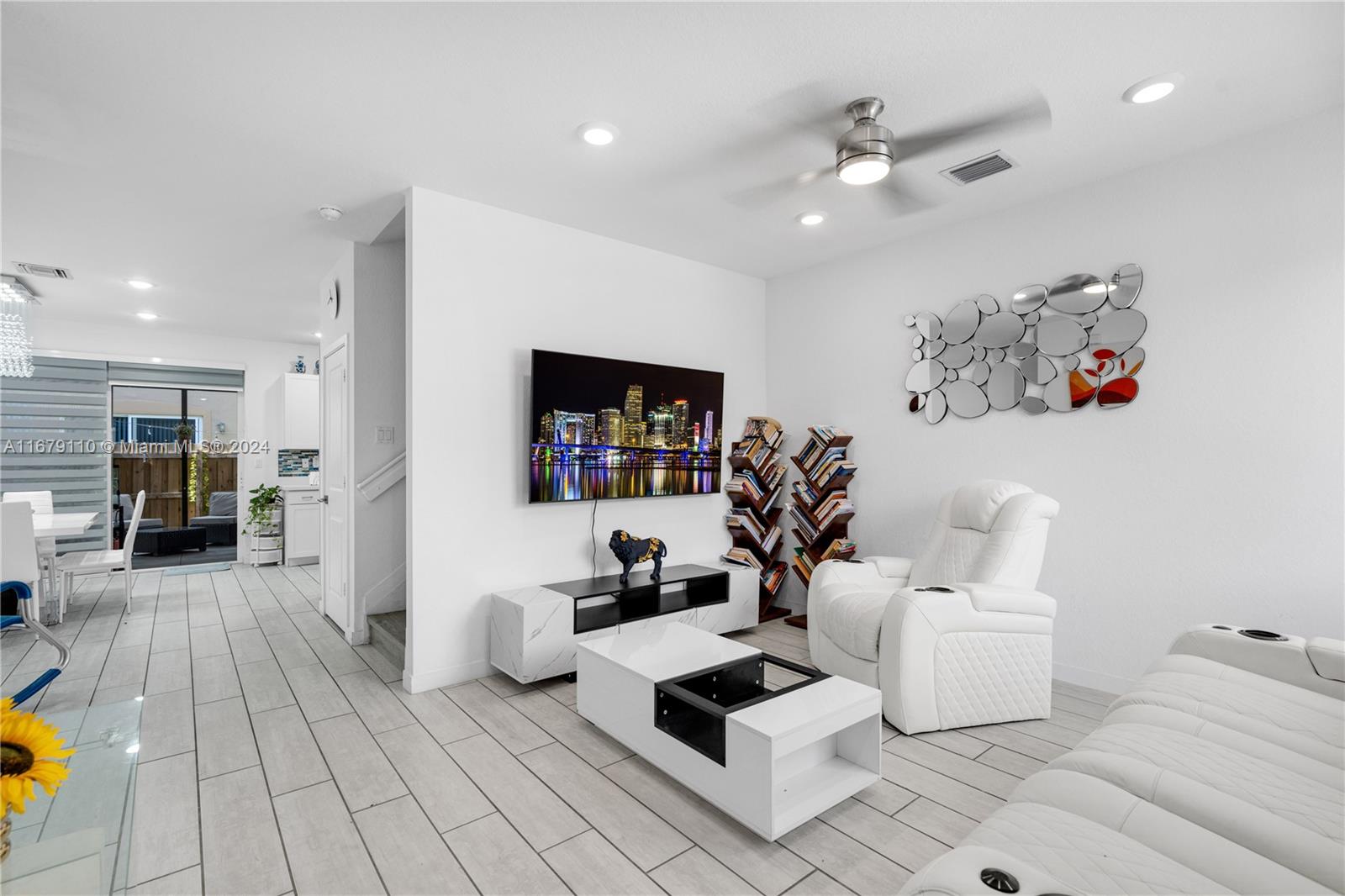 TOWNS AT SEASCAPE - Residential