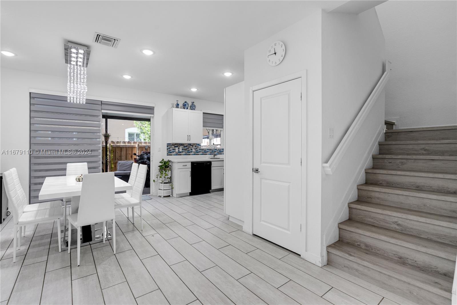 TOWNS AT SEASCAPE - Residential