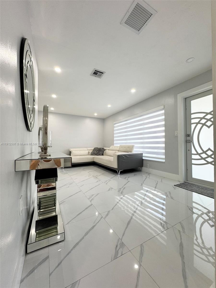 WESTHAVEN HGTS 4TH ADDN - Residential Lease