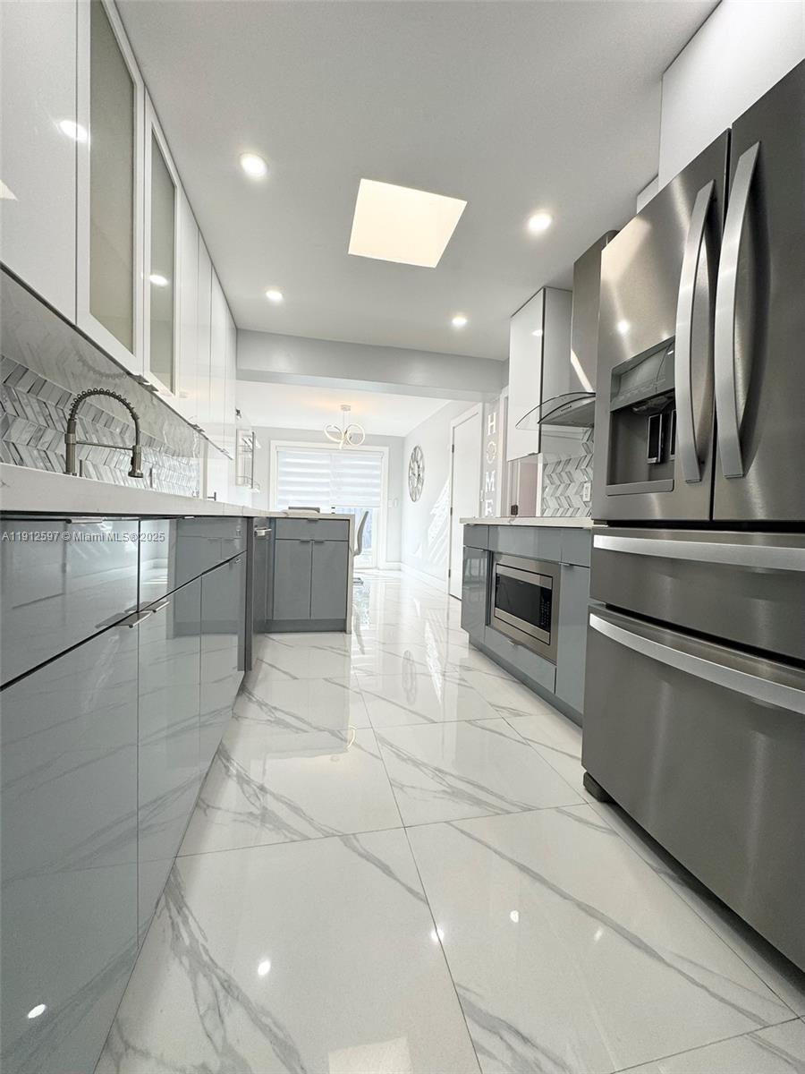 WESTHAVEN HGTS 4TH ADDN - Residential Lease