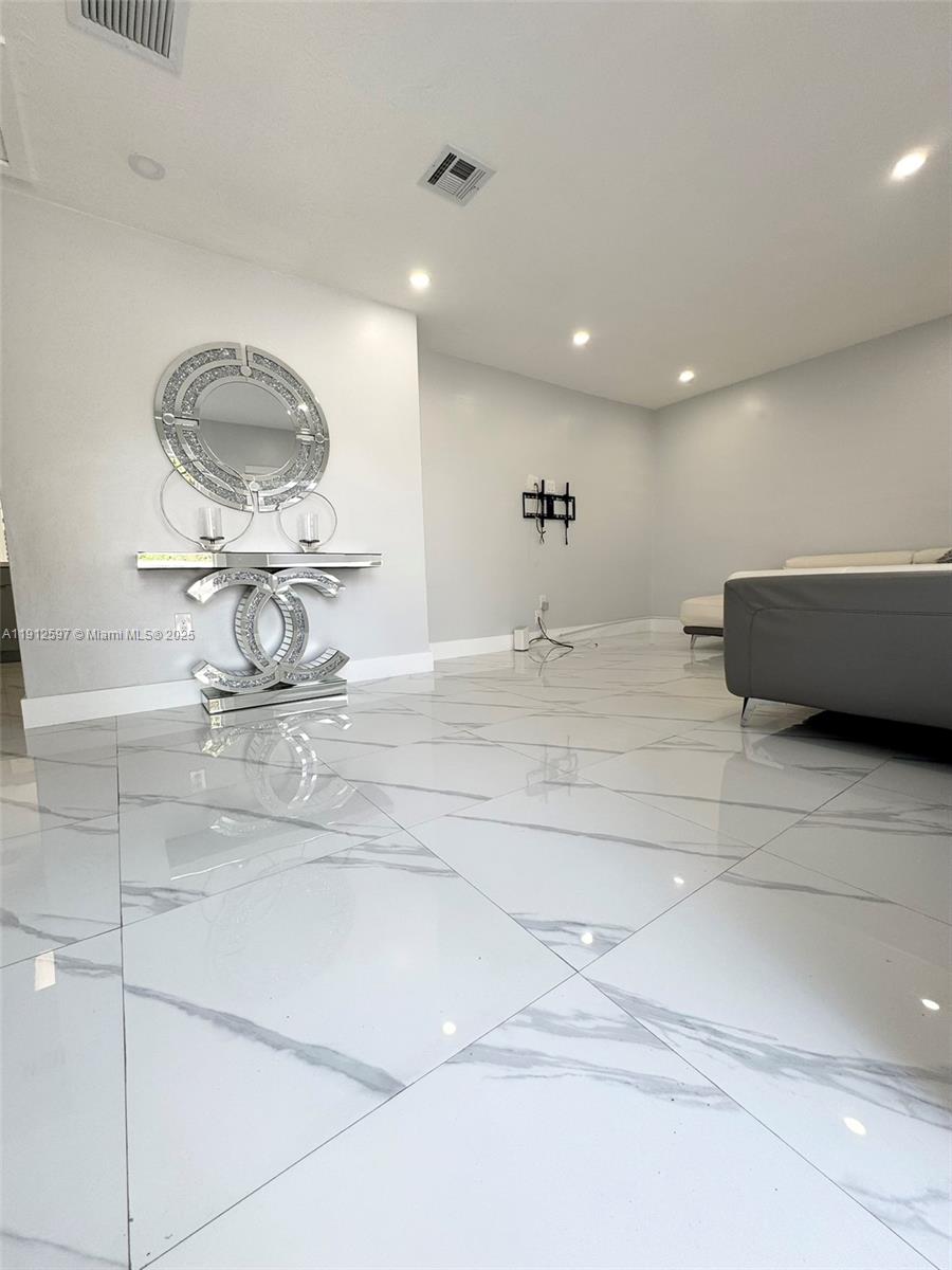 WESTHAVEN HGTS 4TH ADDN - Residential Lease