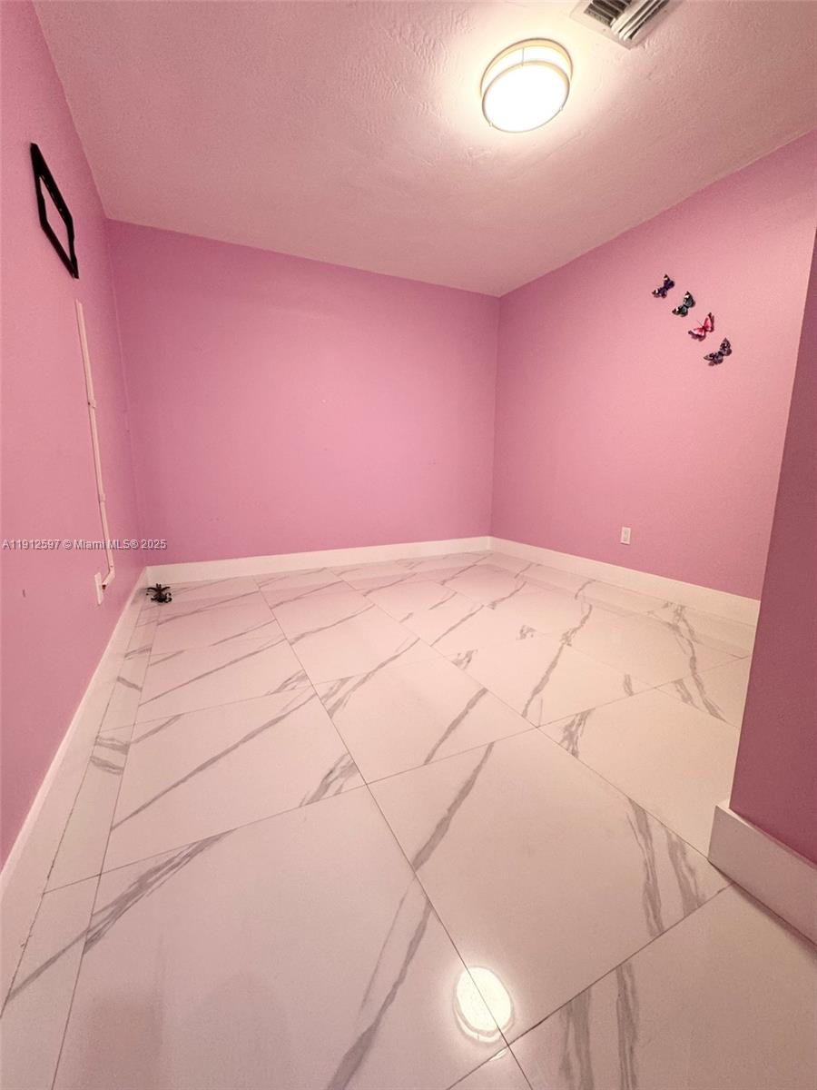 WESTHAVEN HGTS 4TH ADDN - Residential Lease