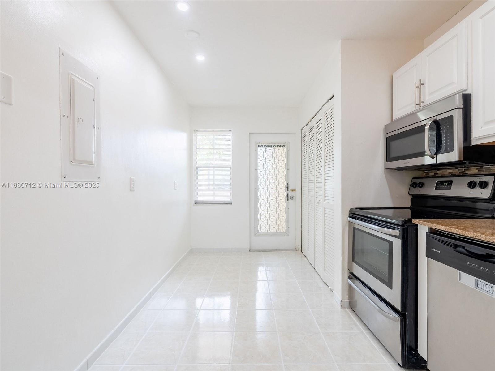 NO 6 PALM-AIRE COUNTRY CL - Residential