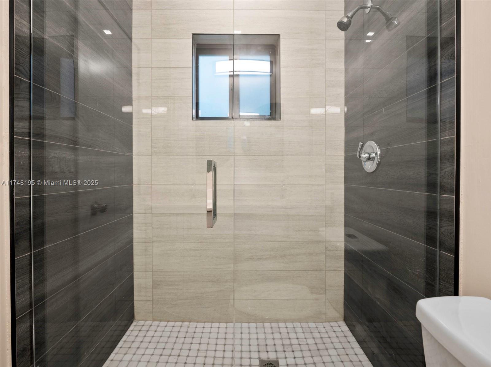 BUENA VISTA GARDENS - Residential Income