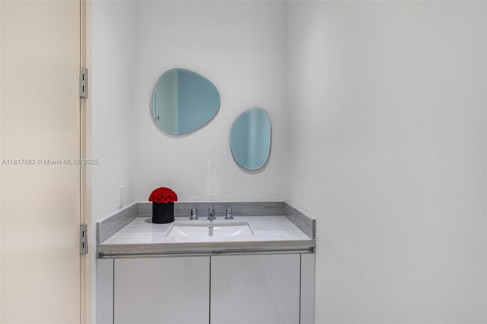 JADE SIGNATURE CONDO - Residential