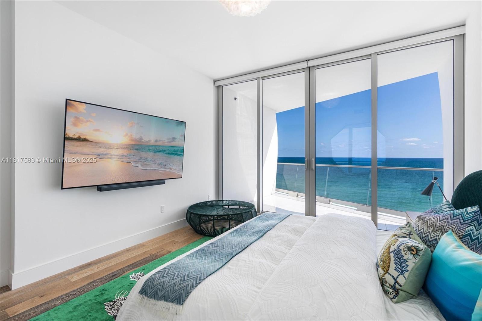 JADE SIGNATURE CONDO - Residential