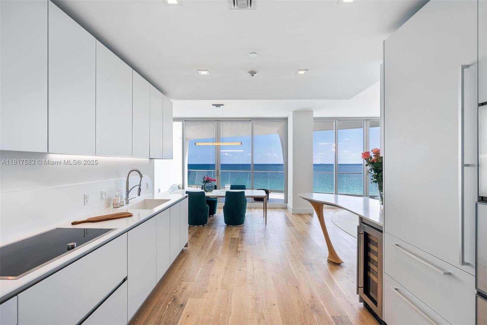 JADE SIGNATURE CONDO - Residential