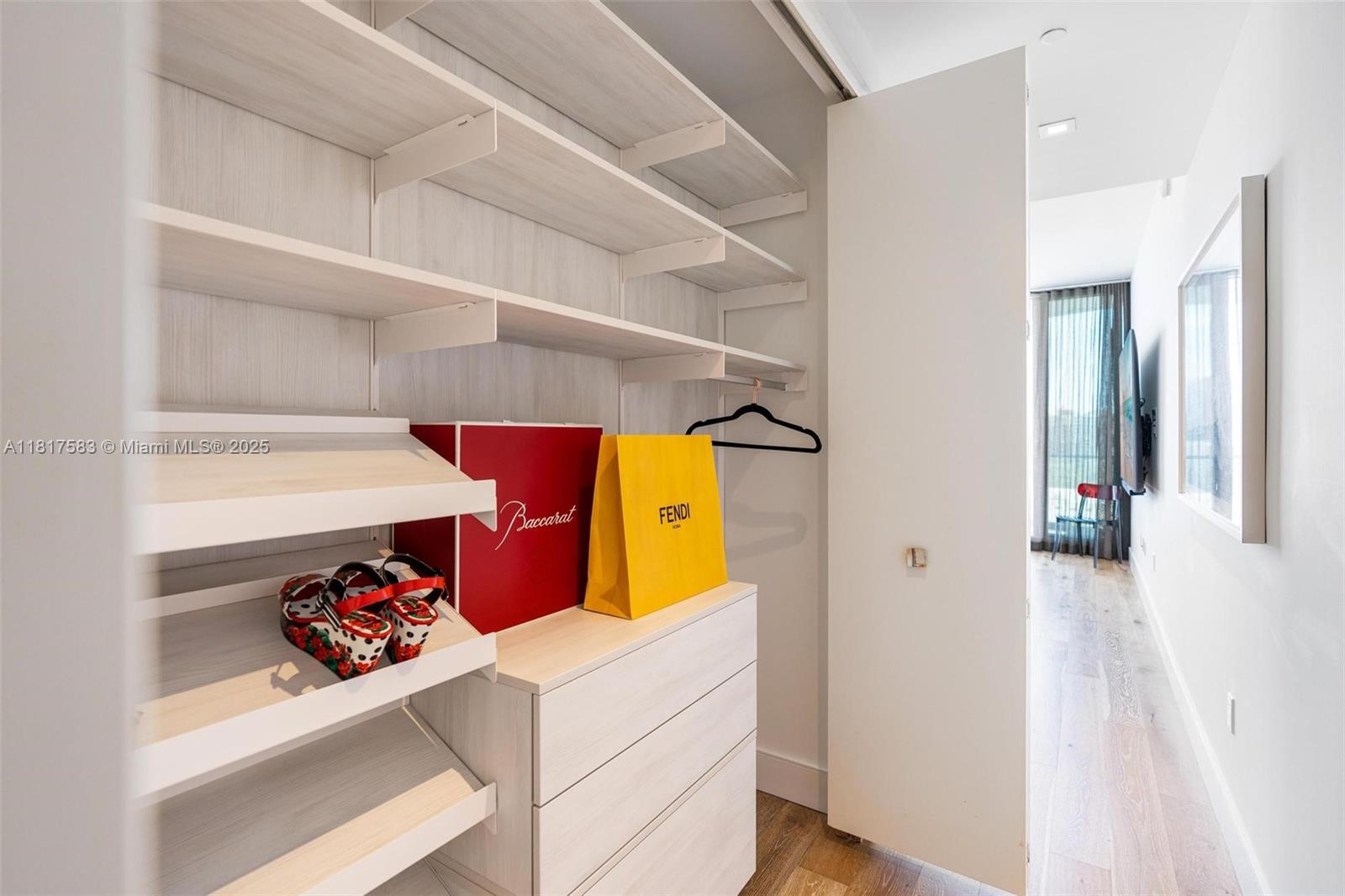 JADE SIGNATURE CONDO - Residential