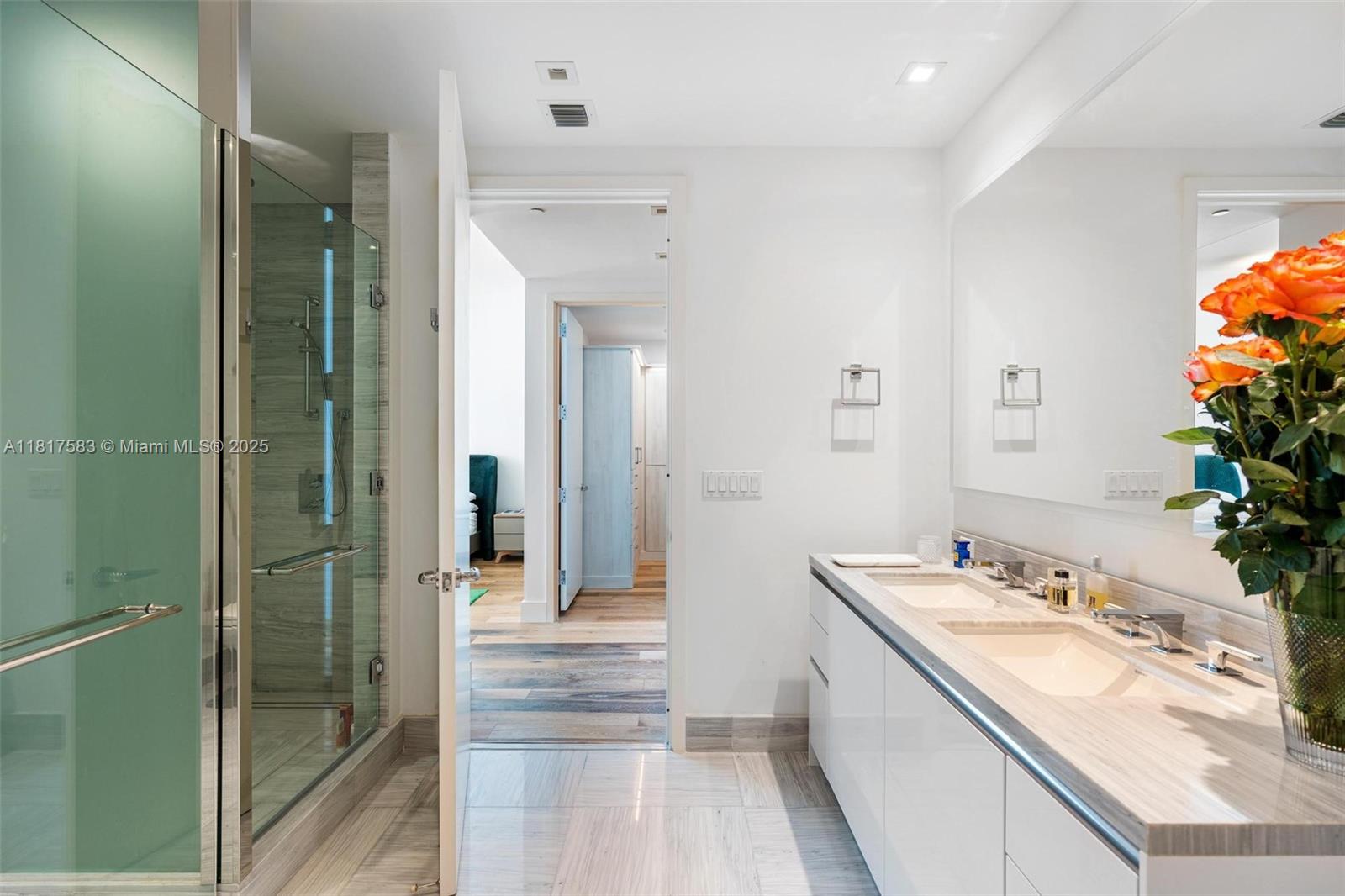 JADE SIGNATURE CONDO - Residential