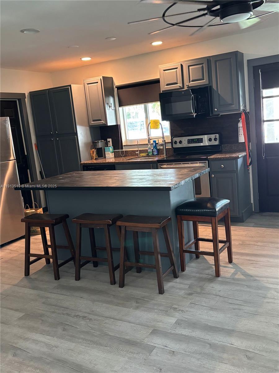 CORAL HEIGHTS SEC ONE - Residential Lease