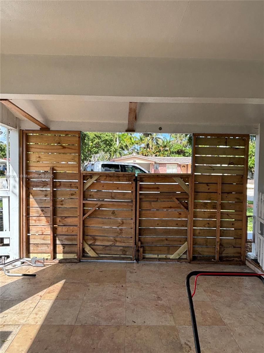 CORAL HEIGHTS SEC ONE - Residential Lease