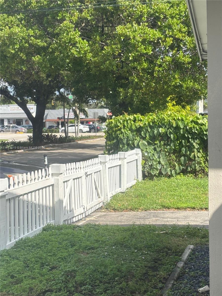 CORAL HEIGHTS SEC ONE - Residential Lease