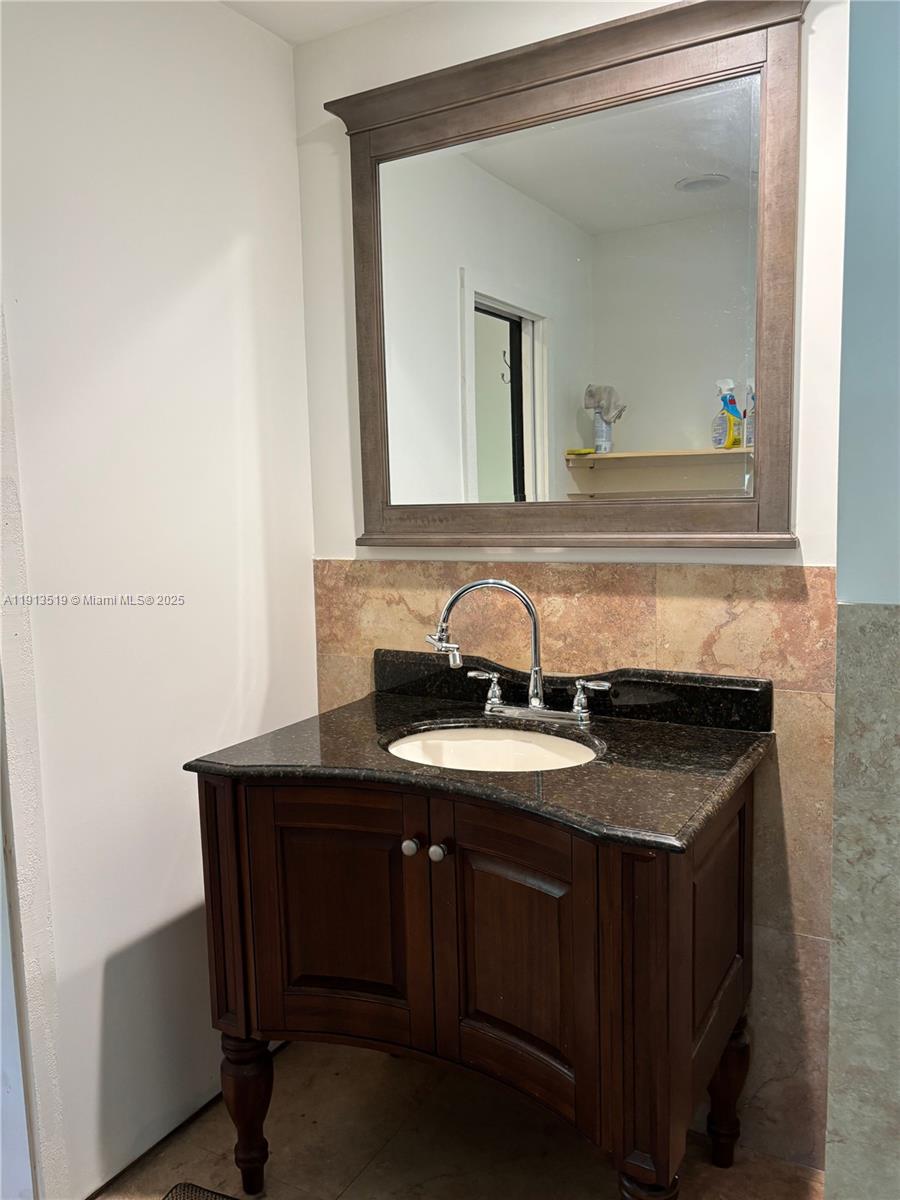 CORAL HEIGHTS SEC ONE - Residential Lease