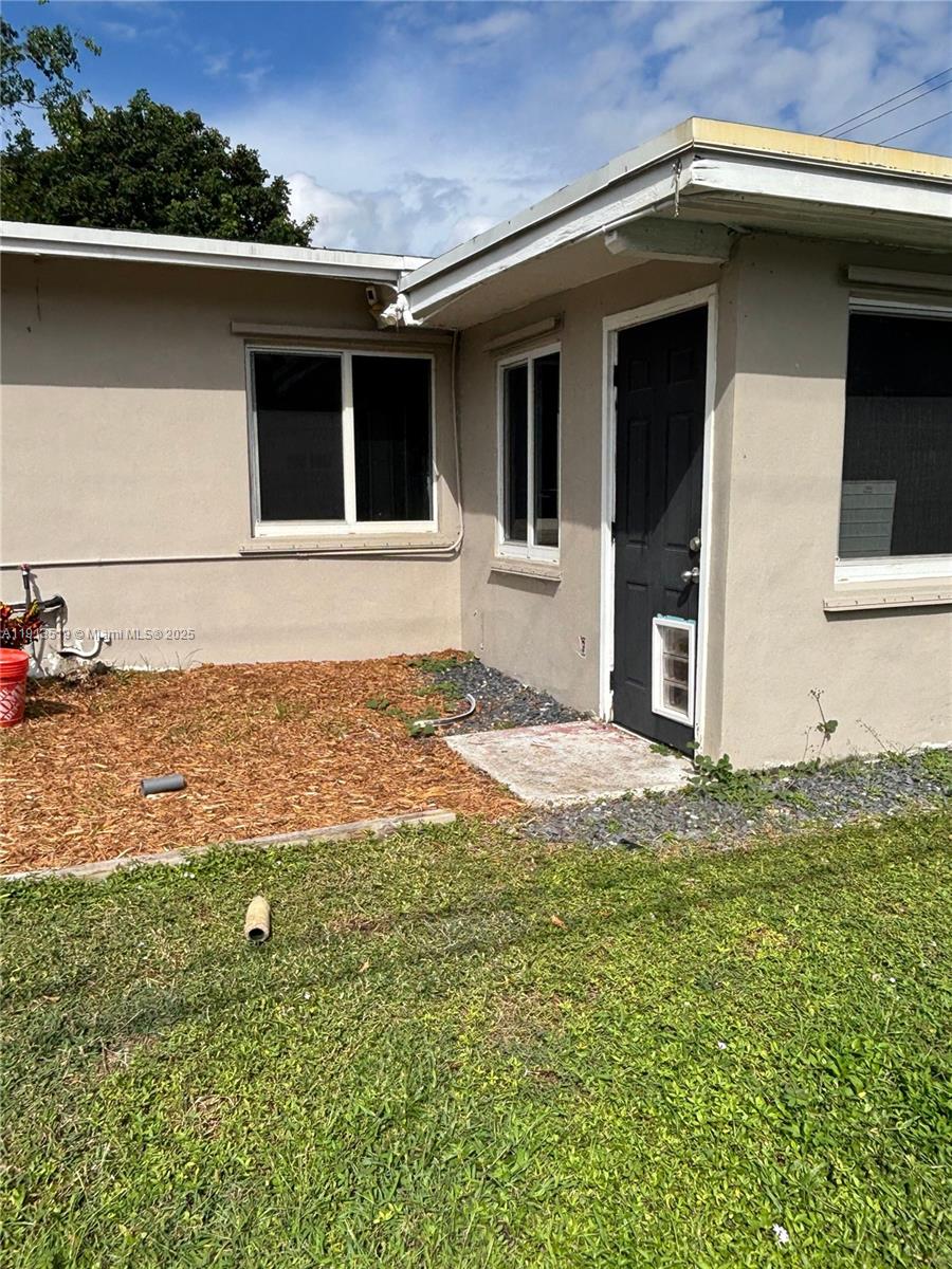 CORAL HEIGHTS SEC ONE - Residential Lease