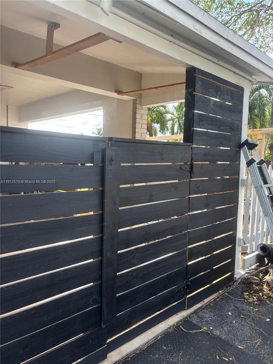 CORAL HEIGHTS SEC ONE - Residential Lease