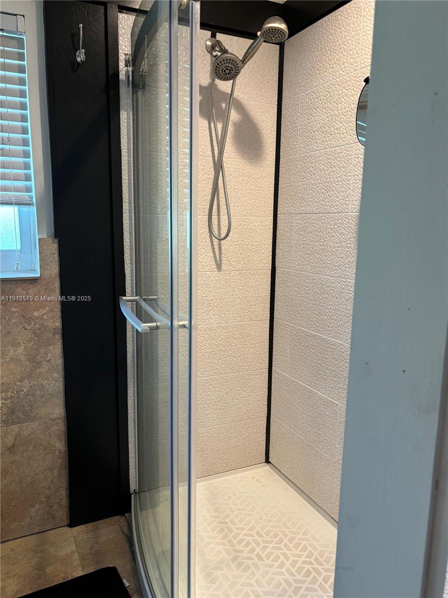 CORAL HEIGHTS SEC ONE - Residential Lease