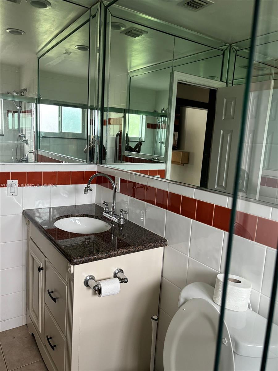 CORAL HEIGHTS SEC ONE - Residential Lease