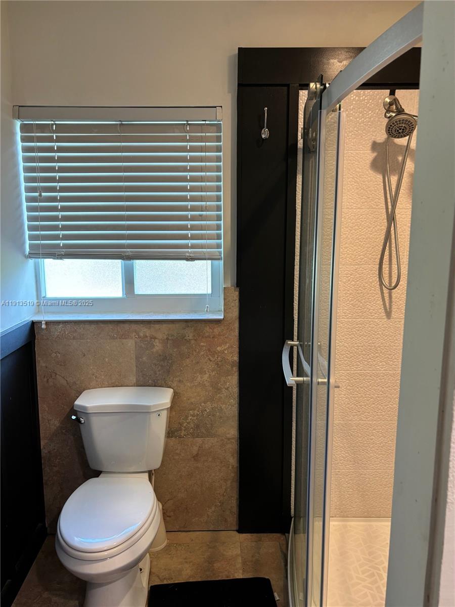 CORAL HEIGHTS SEC ONE - Residential Lease