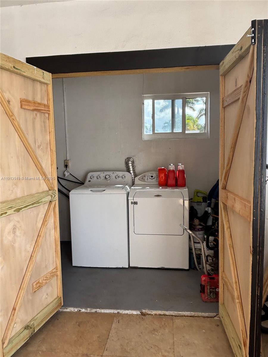 CORAL HEIGHTS SEC ONE - Residential Lease