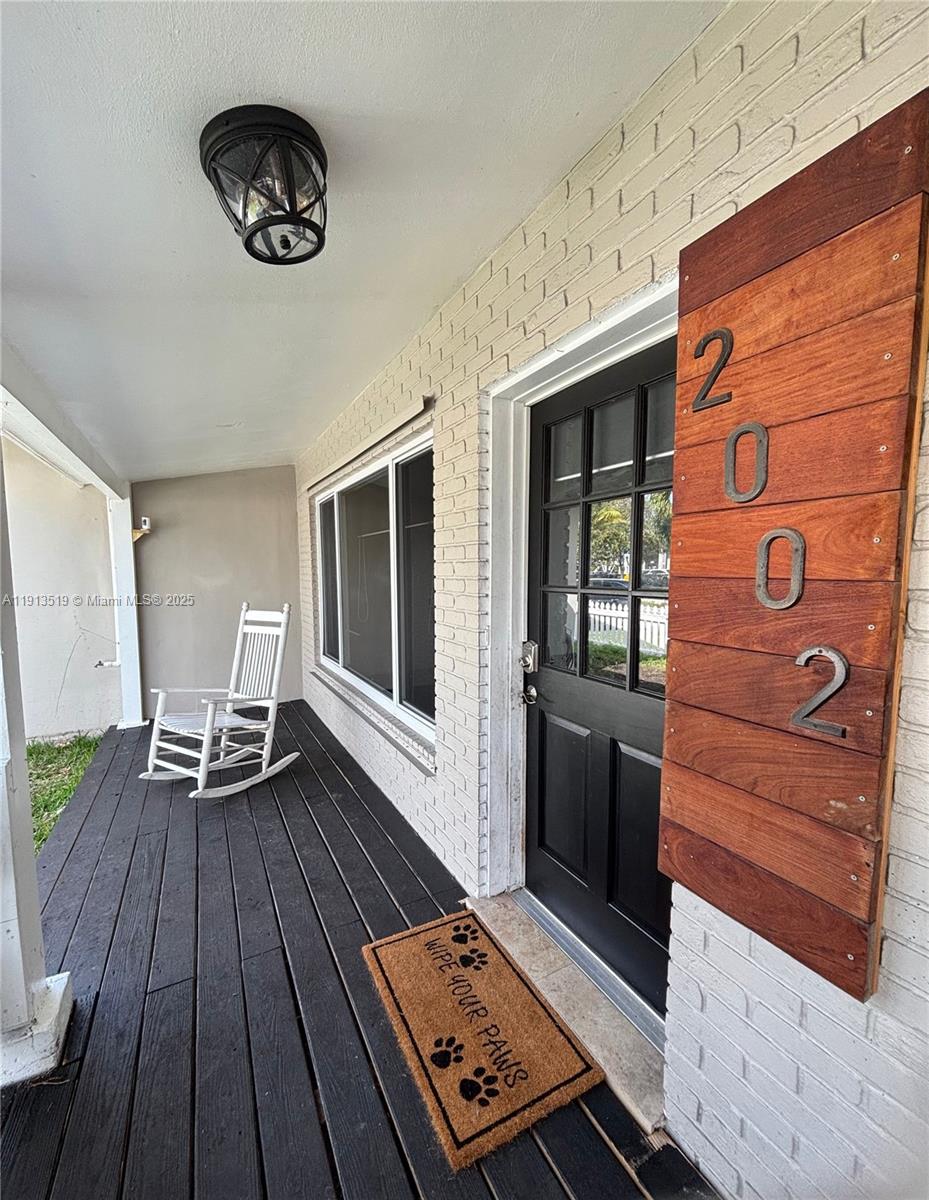 CORAL HEIGHTS SEC ONE - Residential Lease