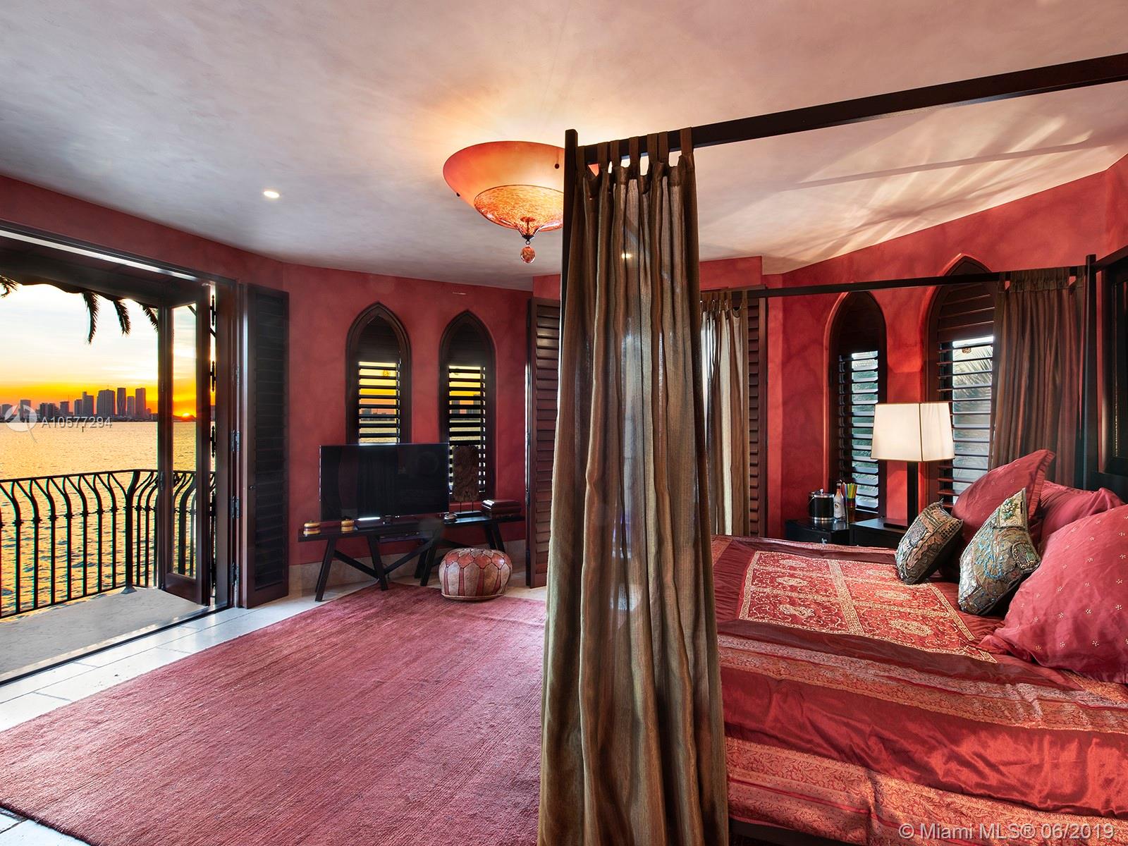 SUNSET ISLANDS I - Residential