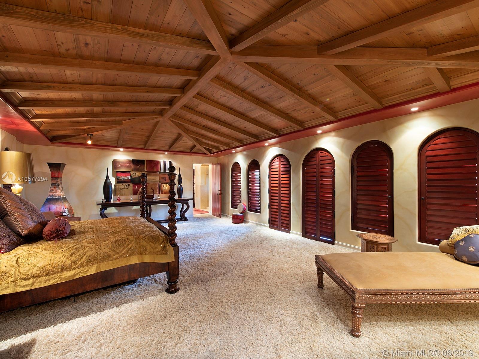 SUNSET ISLANDS I - Residential