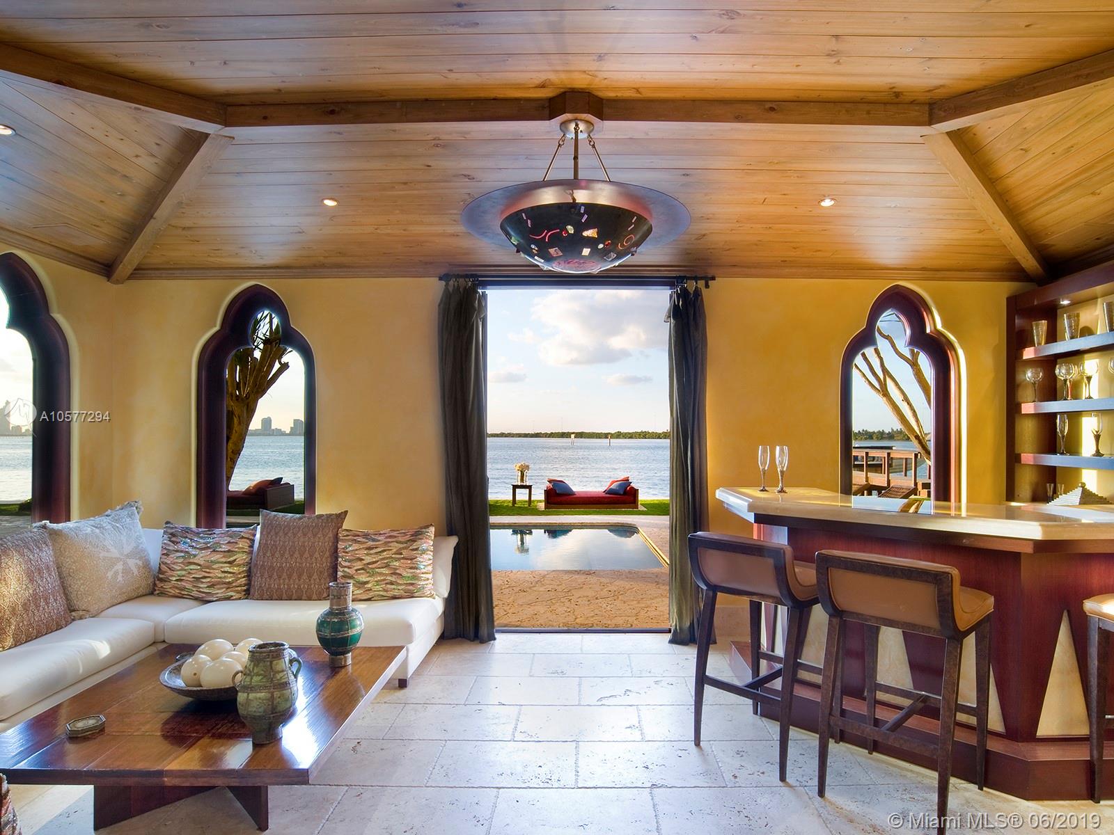 SUNSET ISLANDS I - Residential