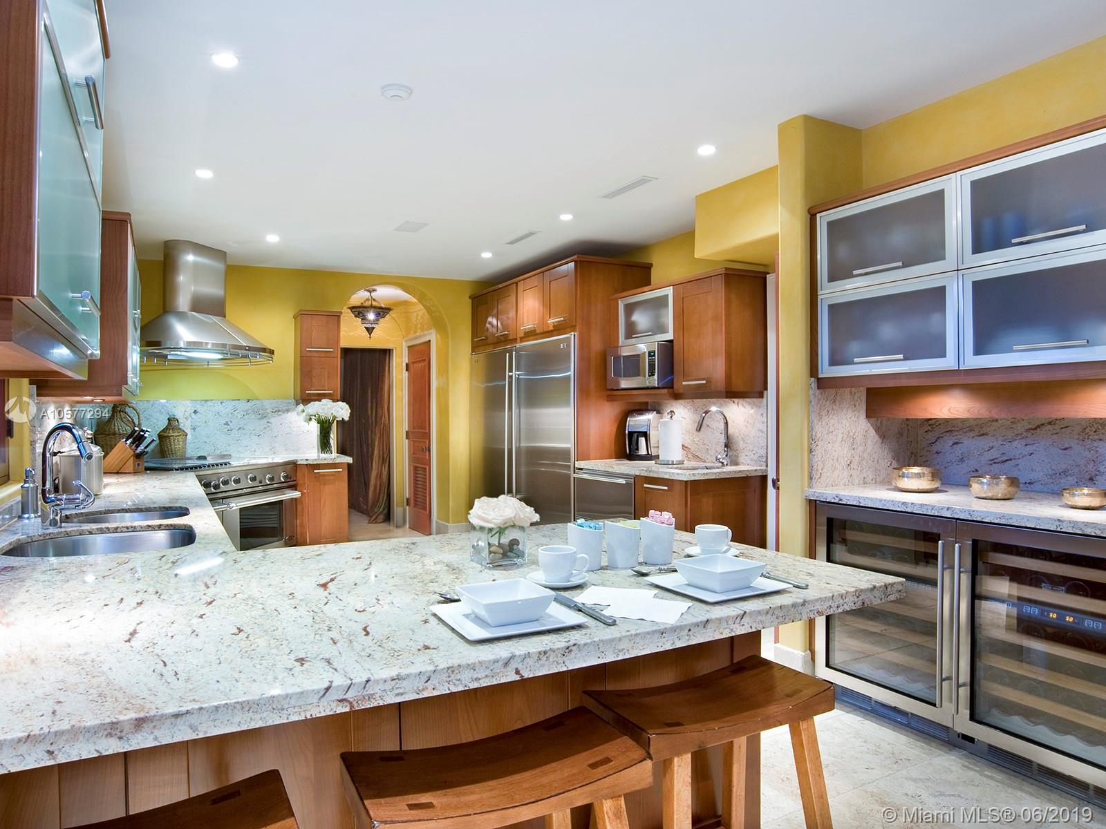 SUNSET ISLANDS I - Residential