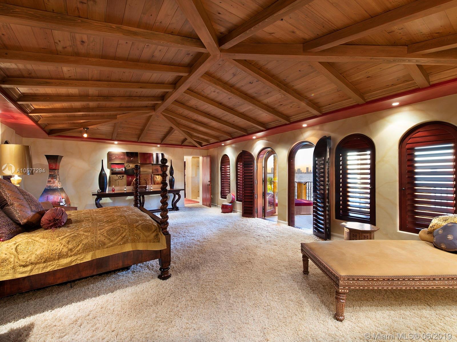 SUNSET ISLANDS I - Residential