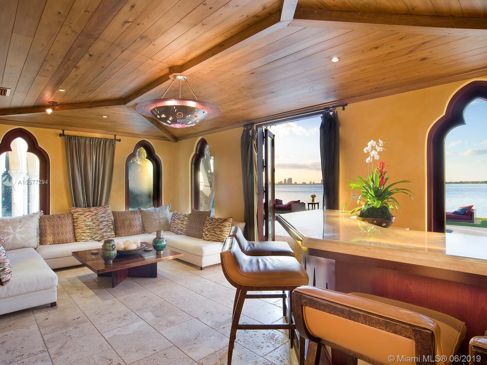 SUNSET ISLANDS I - Residential