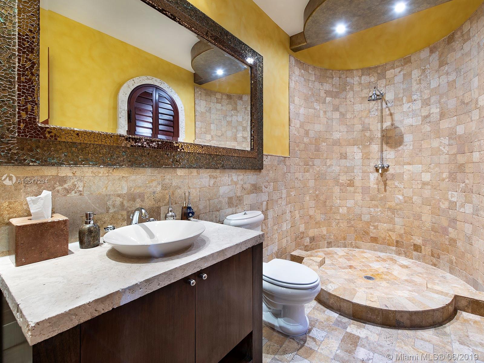 SUNSET ISLANDS I - Residential