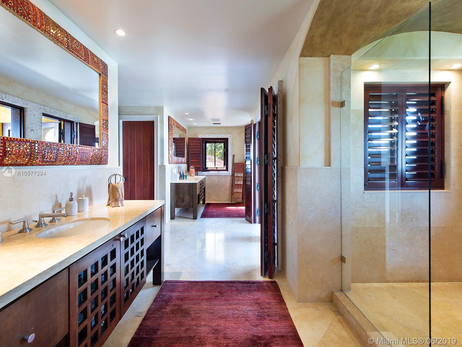 SUNSET ISLANDS I - Residential