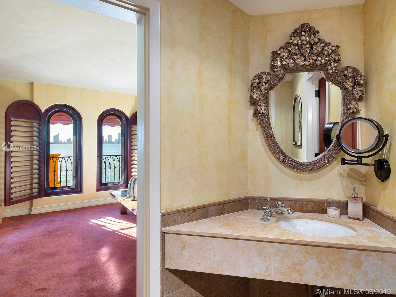 SUNSET ISLANDS I - Residential