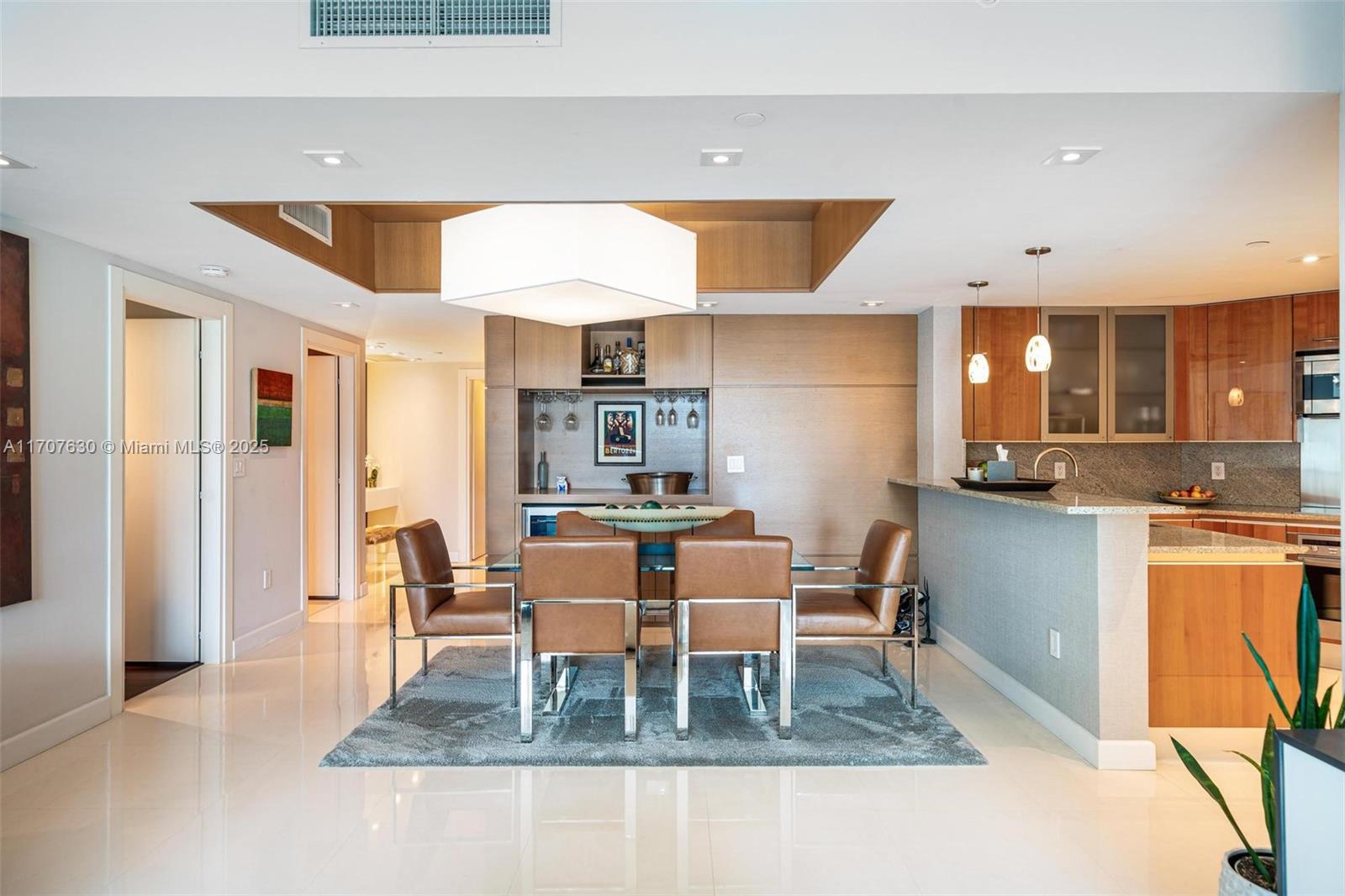 GROVENOR HOUSE CONDO - Residential