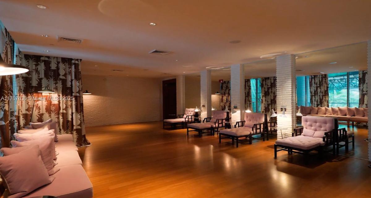 GROVENOR HOUSE CONDO - Residential