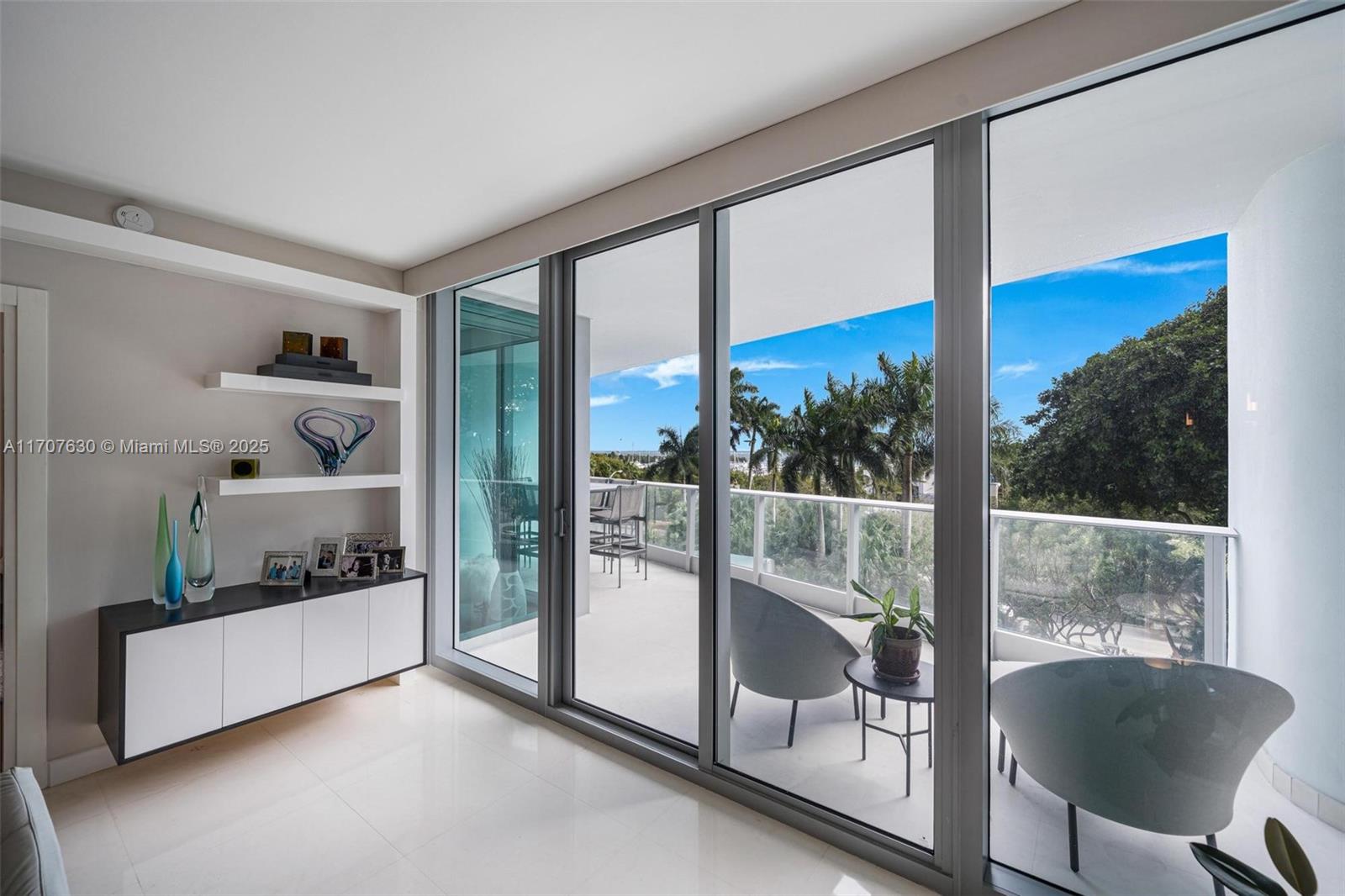 GROVENOR HOUSE CONDO - Residential