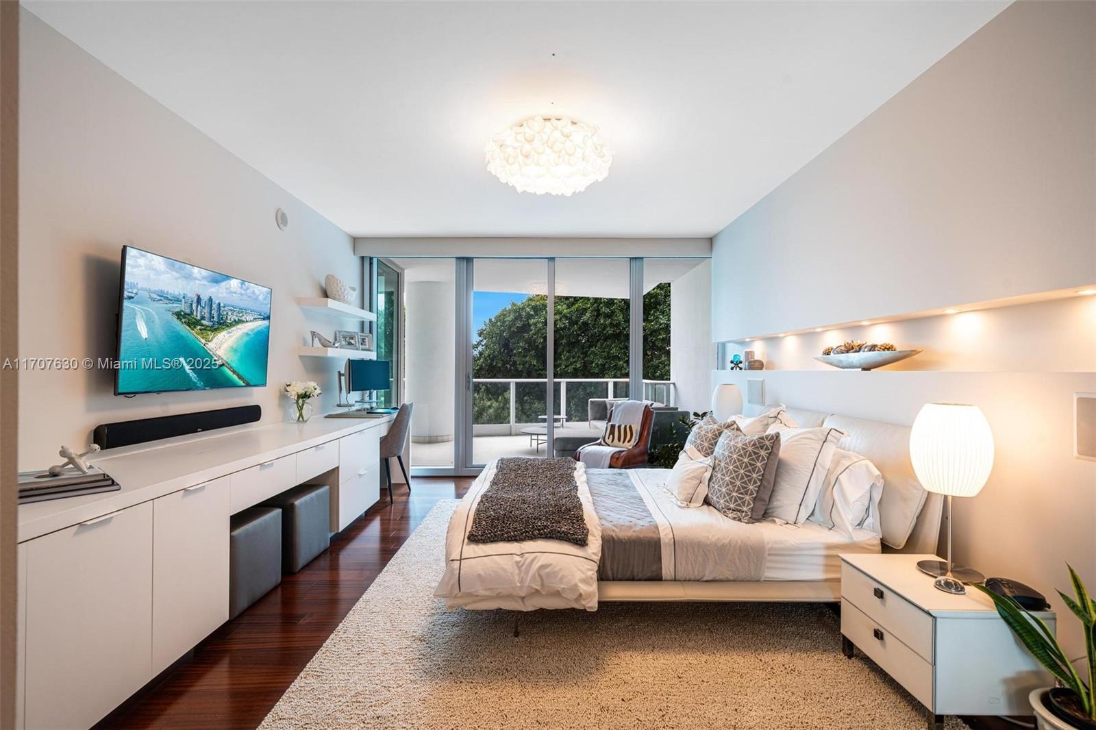 GROVENOR HOUSE CONDO - Residential