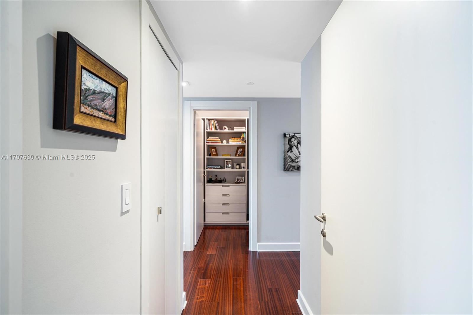 GROVENOR HOUSE CONDO - Residential