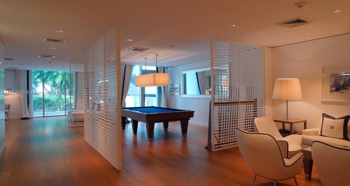 GROVENOR HOUSE CONDO - Residential