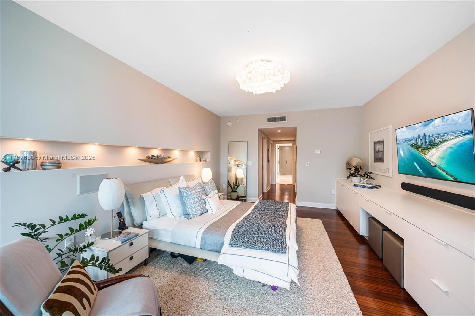 GROVENOR HOUSE CONDO - Residential