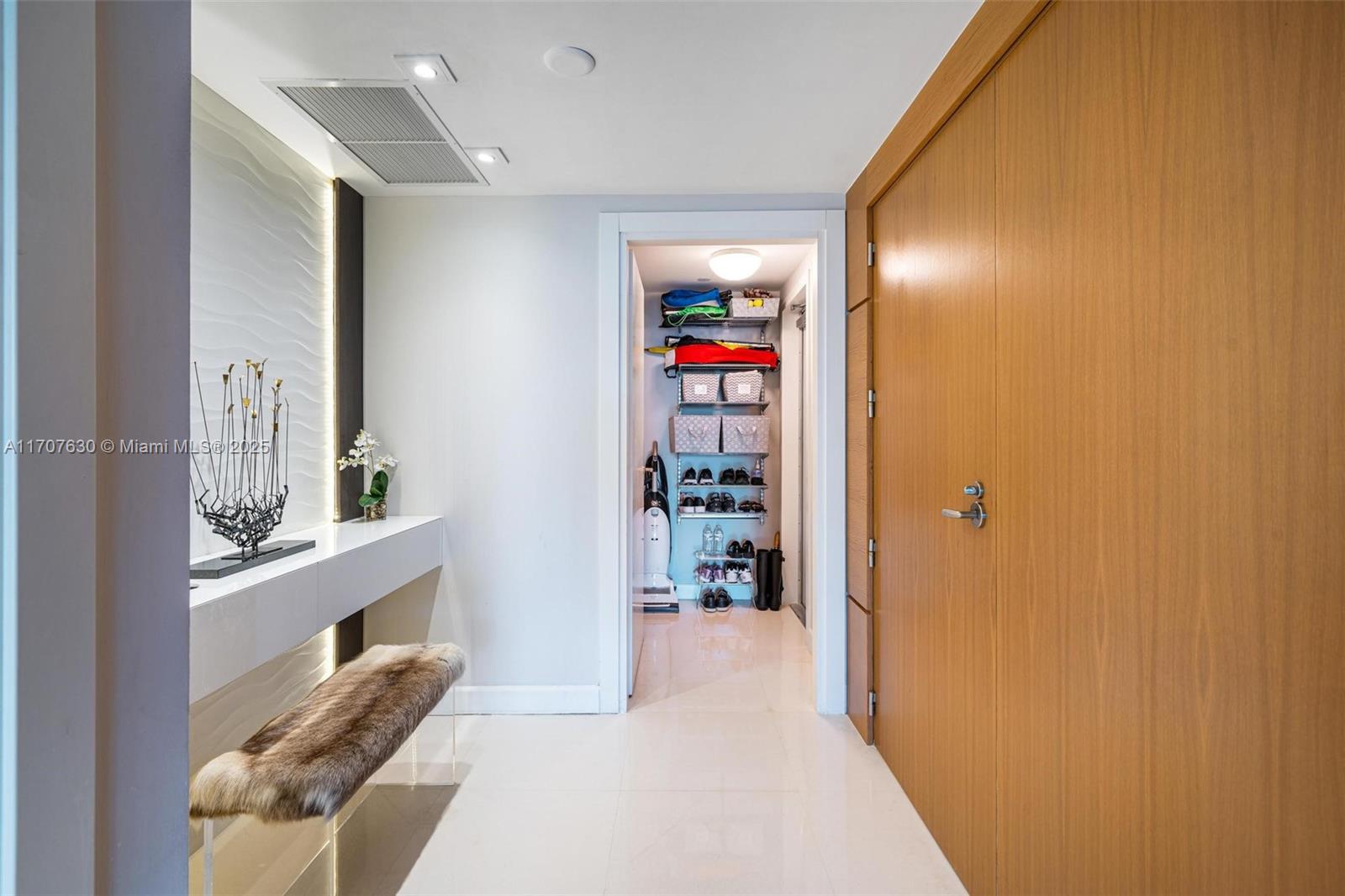 GROVENOR HOUSE CONDO - Residential