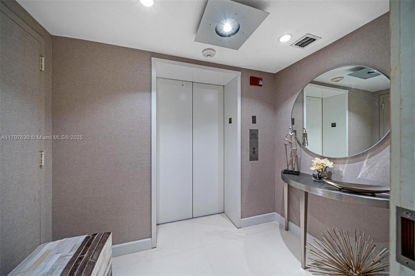 GROVENOR HOUSE CONDO - Residential