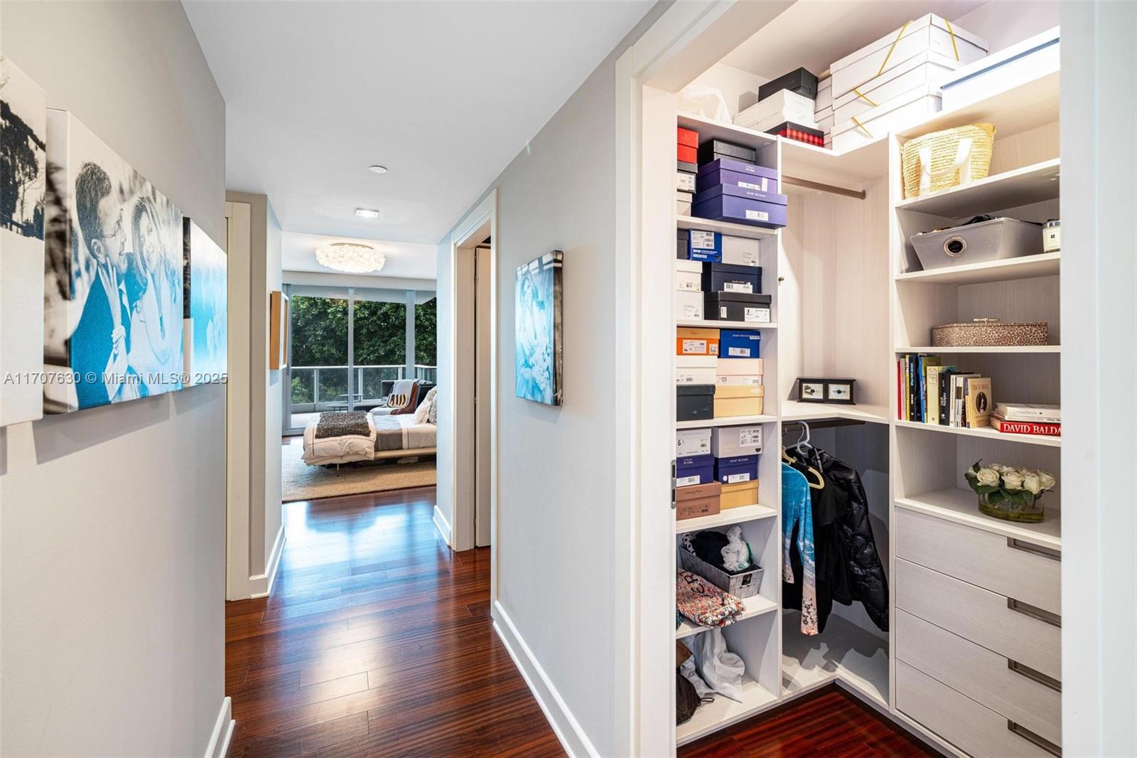 GROVENOR HOUSE CONDO - Residential