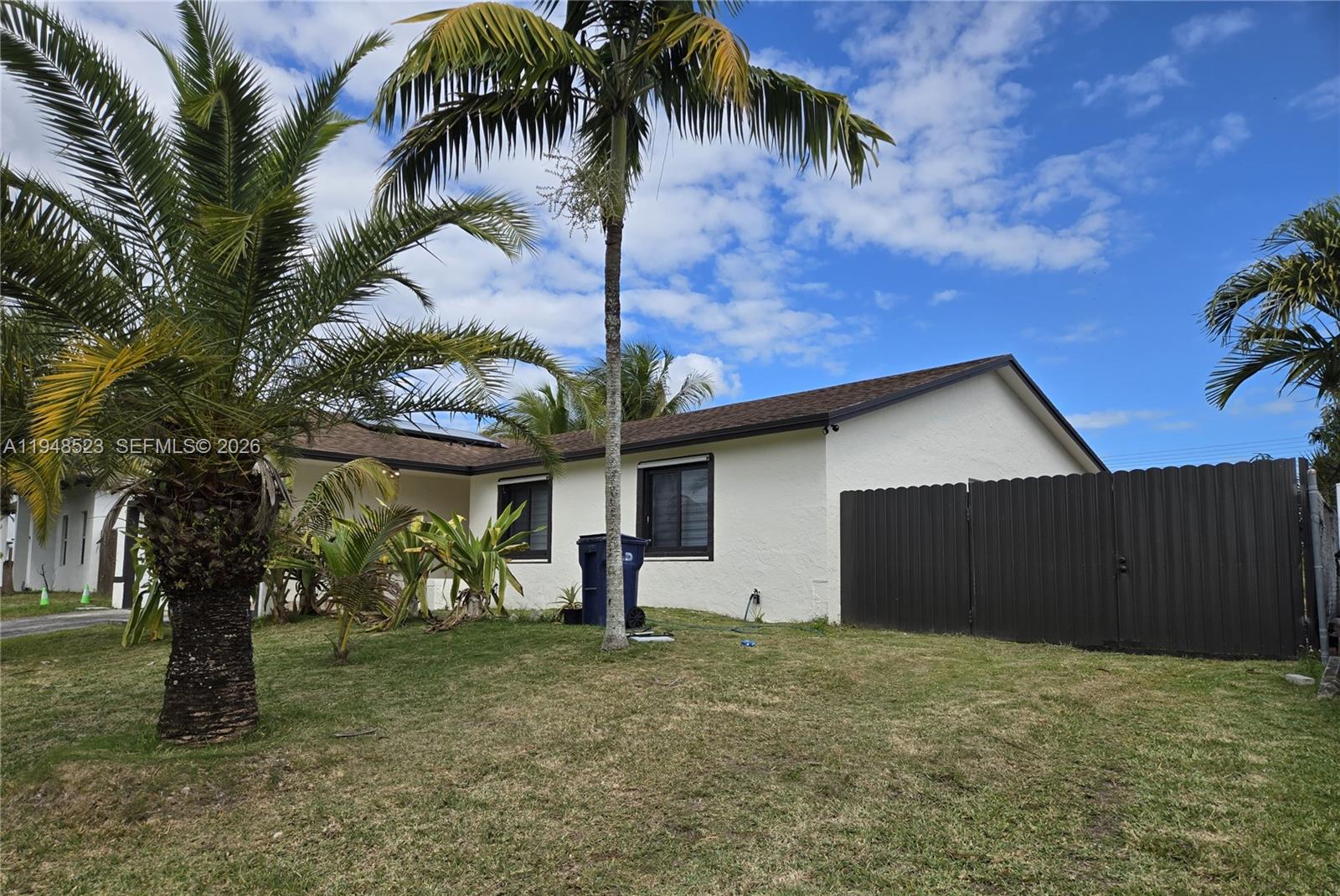 MEADOW WOOD MANOR #4 - Residential