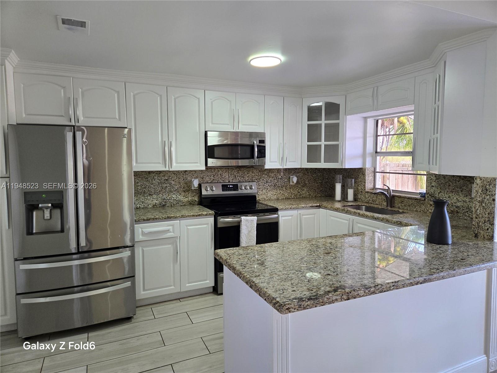 MEADOW WOOD MANOR #4 - Residential