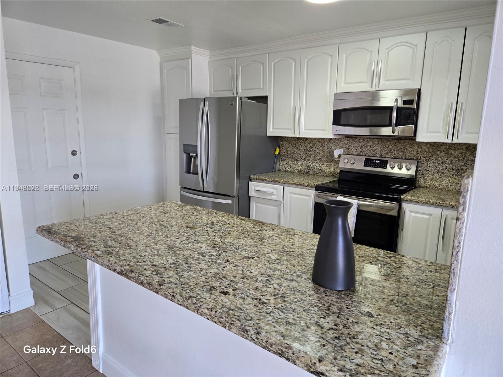 MEADOW WOOD MANOR #4 - Residential