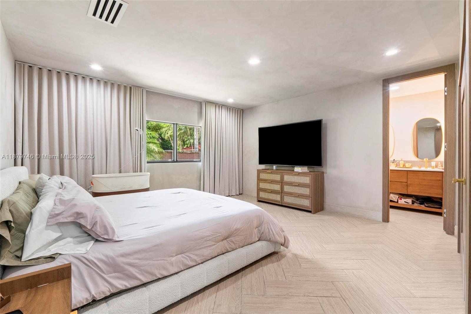 EASTGROVE EAST - Residential Lease