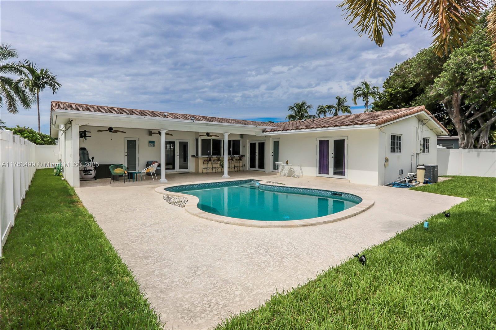 Property for Sale at 1015 S 13th Ave, Hollywood, Broward County, Florida - Bedrooms: 4 
Bathrooms: 3  - $1,099,000